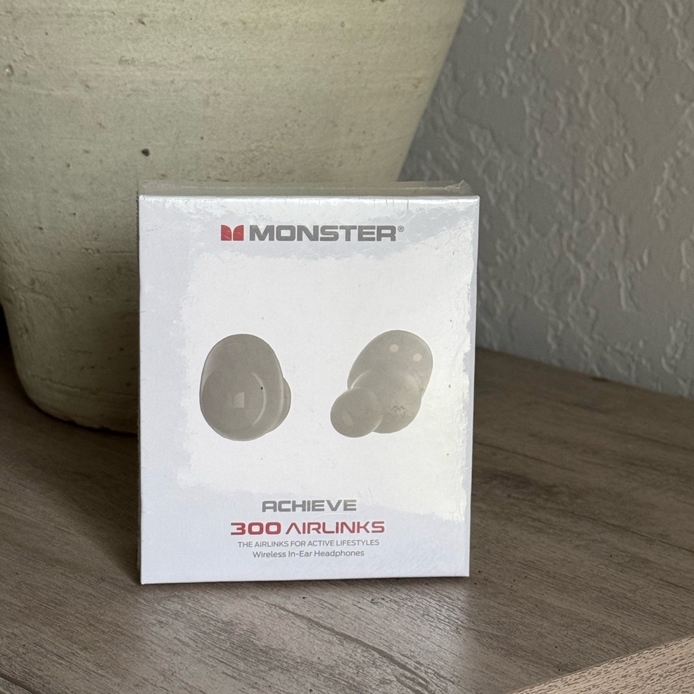 Monster Achieve 300 Airlinks Wireless Earbuds